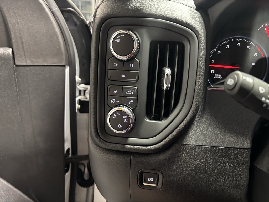new 2025 GMC Sierra 2500HD car, priced at $52,651