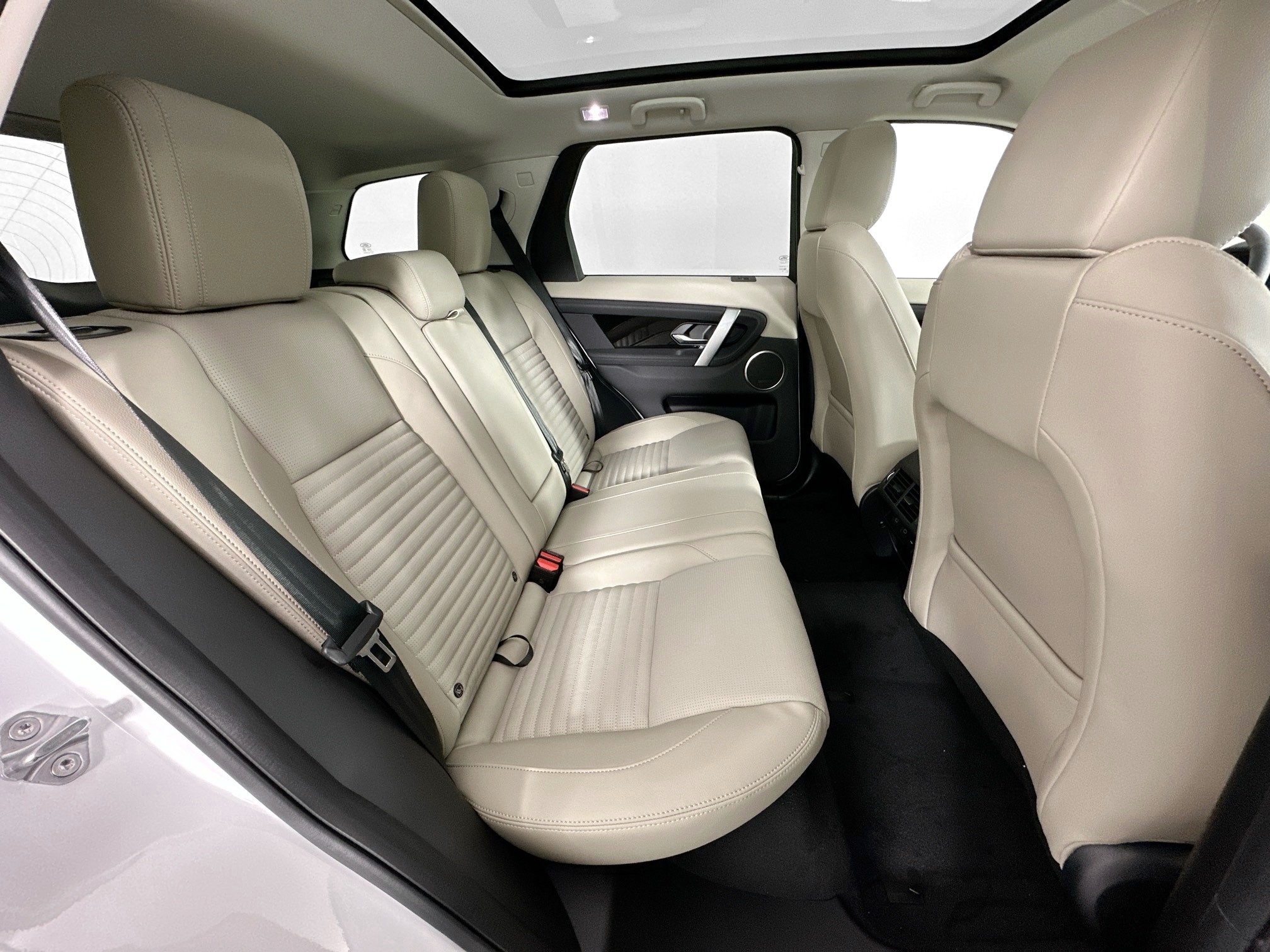 new 2025 Land Rover Discovery Sport car, priced at $52,678