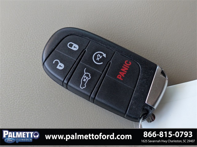 used 2017 Jeep Grand Cherokee car, priced at $15,474