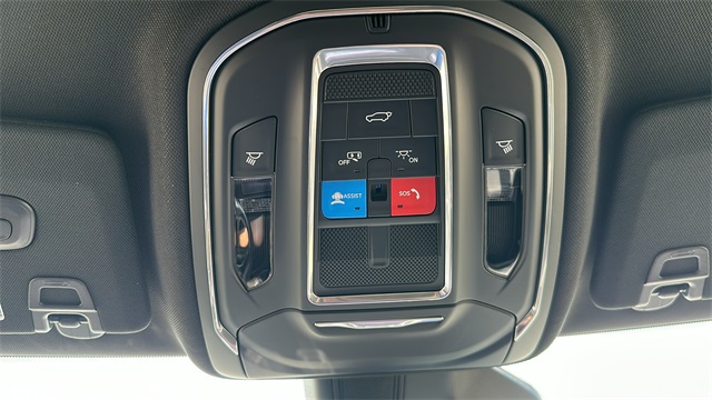 new 2025 Jeep Grand Cherokee car, priced at $45,025