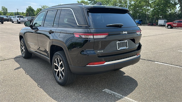 new 2025 Jeep Grand Cherokee car, priced at $45,025