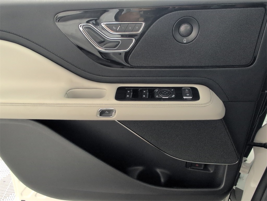 new 2025 Lincoln Aviator car, priced at $63,590