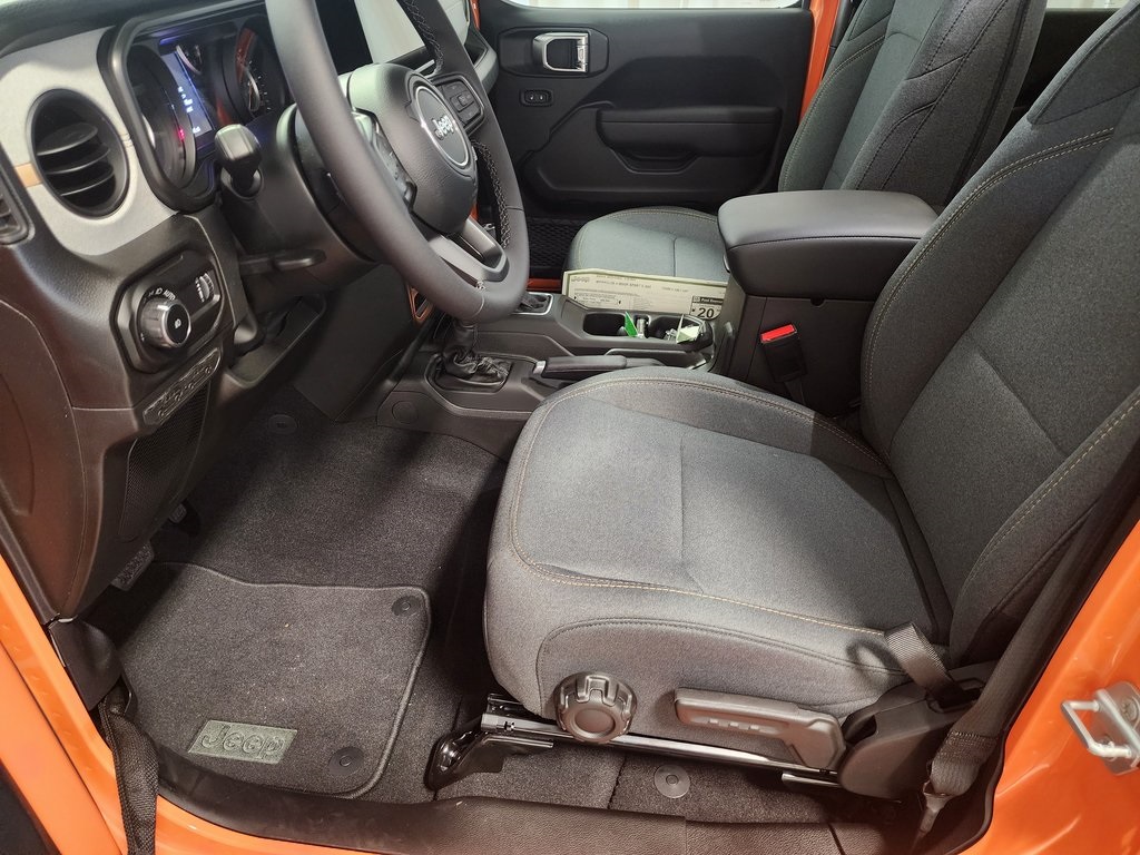 new 2025 Jeep Wrangler car, priced at $45,121