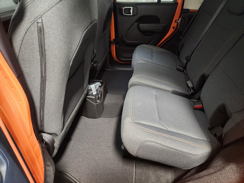 new 2025 Jeep Wrangler car, priced at $45,121