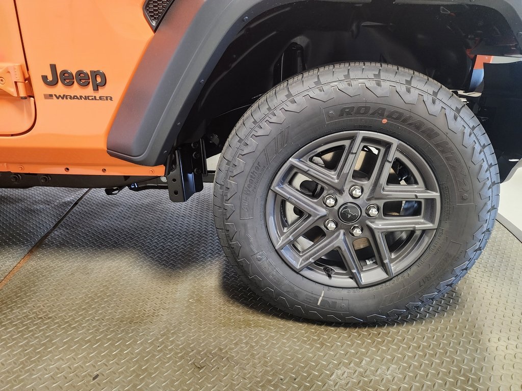 new 2025 Jeep Wrangler car, priced at $45,121