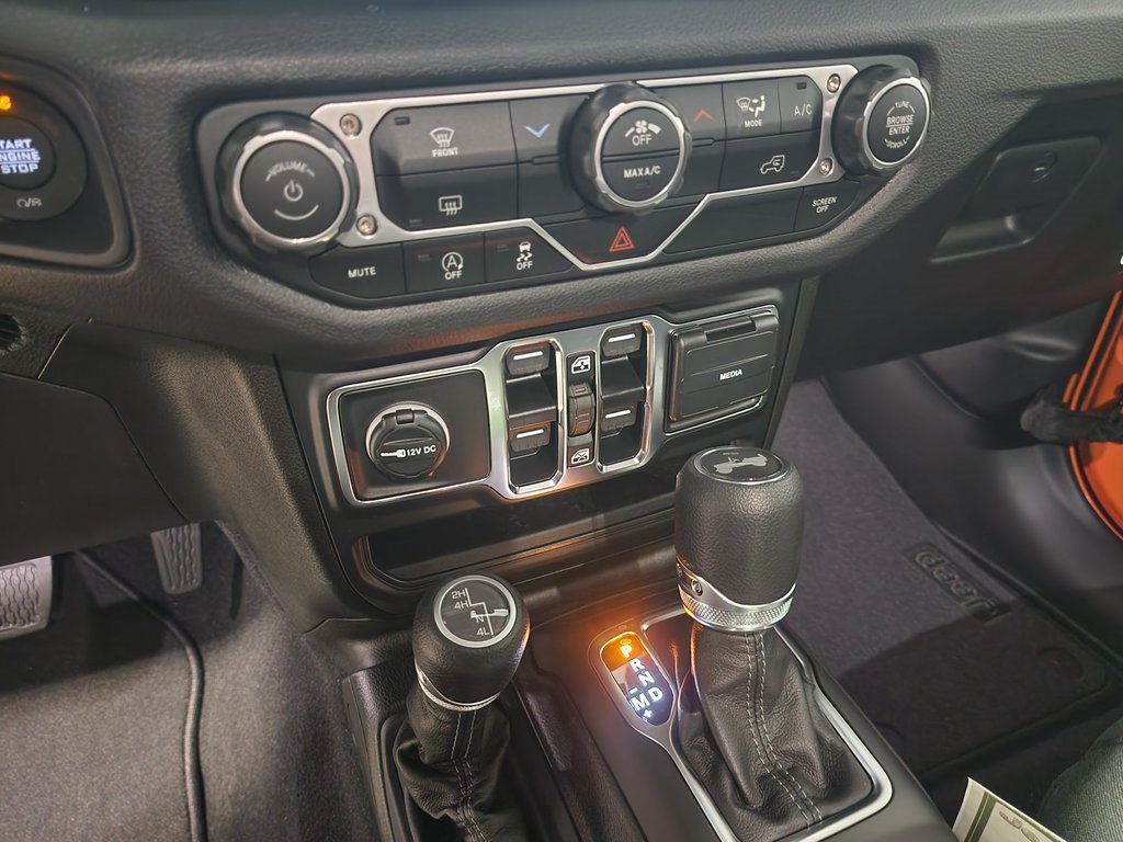 new 2025 Jeep Wrangler car, priced at $45,121