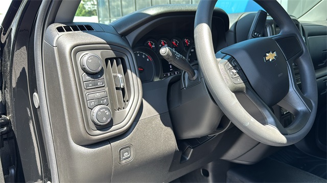 new 2025 Chevrolet Silverado 1500 car, priced at $49,140