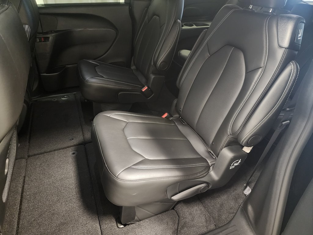 new 2025 Chrysler Pacifica car, priced at $44,473