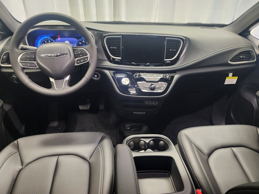 new 2025 Chrysler Pacifica car, priced at $44,473