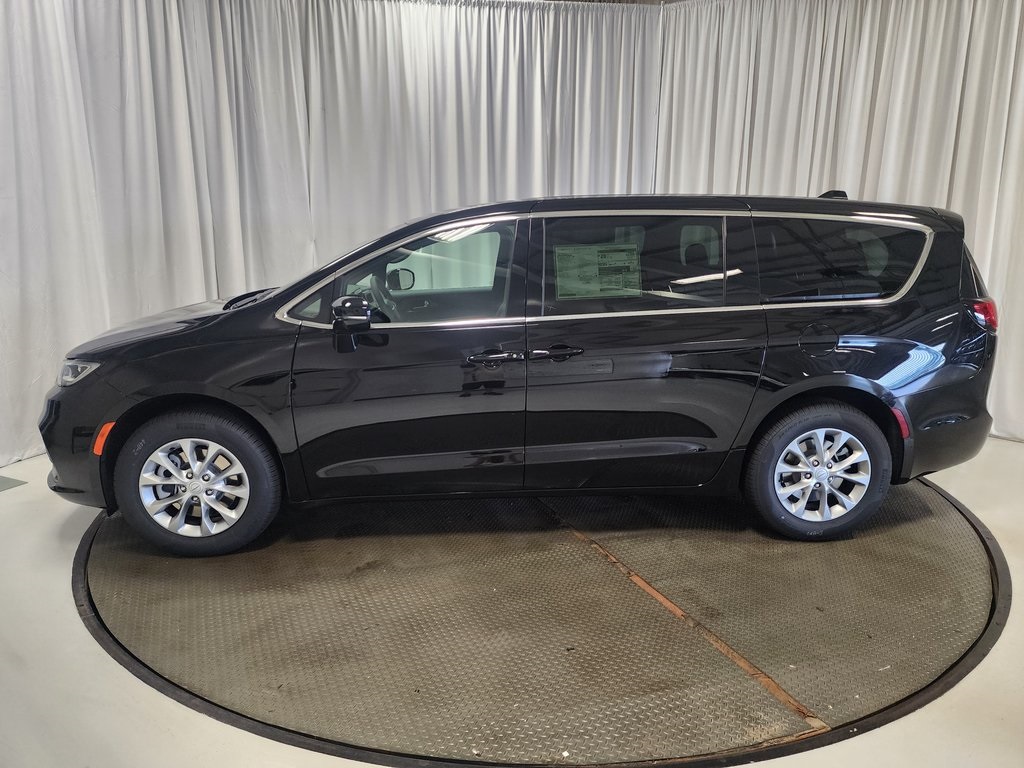 new 2025 Chrysler Pacifica car, priced at $44,473