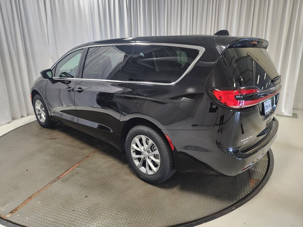new 2025 Chrysler Pacifica car, priced at $44,473