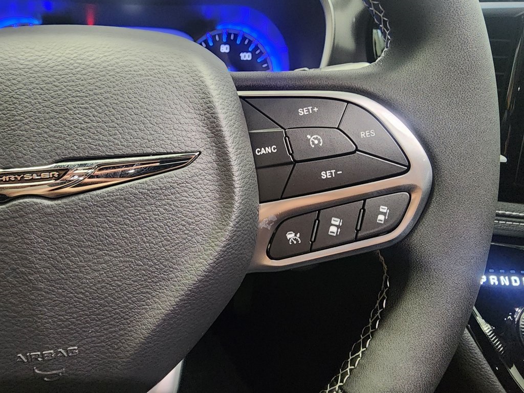 new 2025 Chrysler Pacifica car, priced at $44,473
