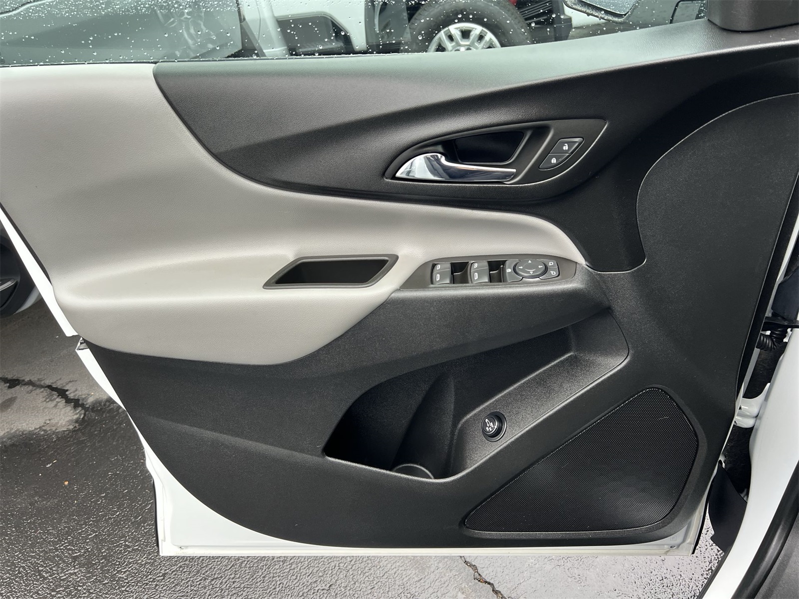 used 2023 Chevrolet Equinox car, priced at $23,991