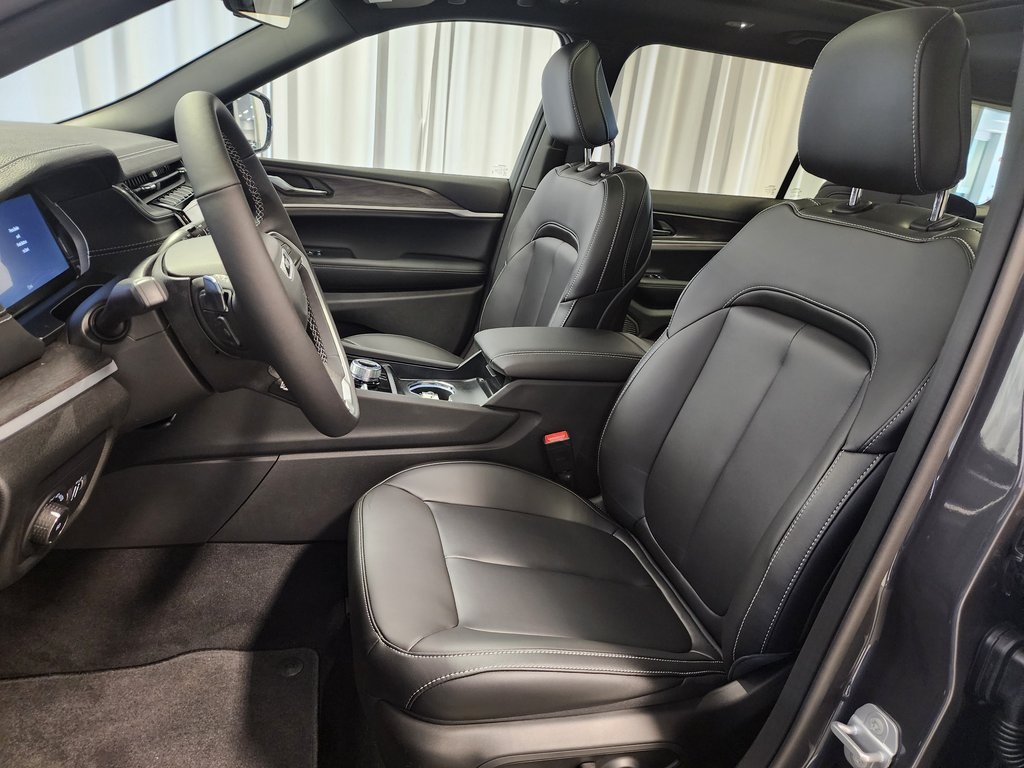 new 2025 Jeep Grand Cherokee L car, priced at $50,762