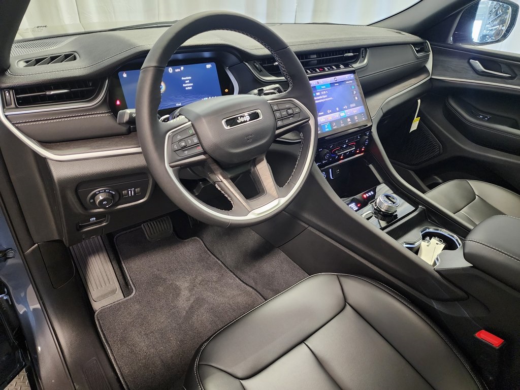 new 2025 Jeep Grand Cherokee L car, priced at $50,762