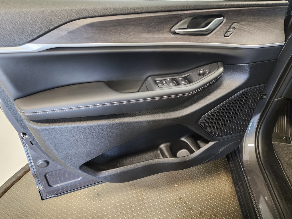 new 2025 Jeep Grand Cherokee L car, priced at $50,762