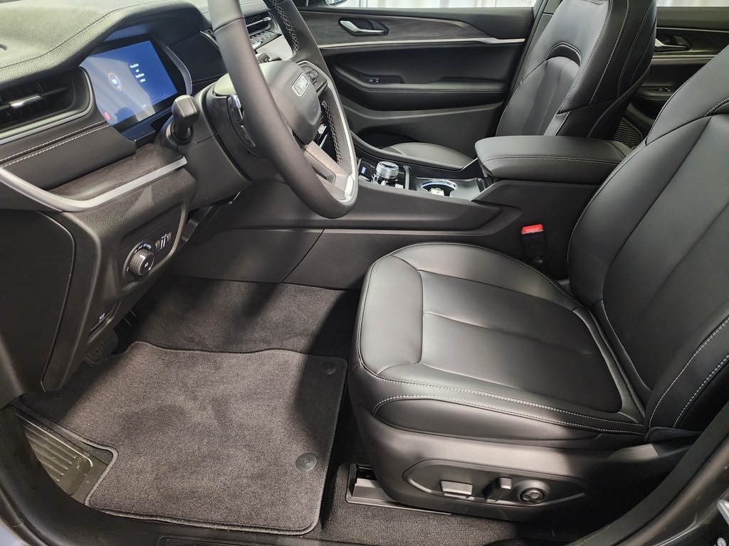 new 2025 Jeep Grand Cherokee L car, priced at $50,762