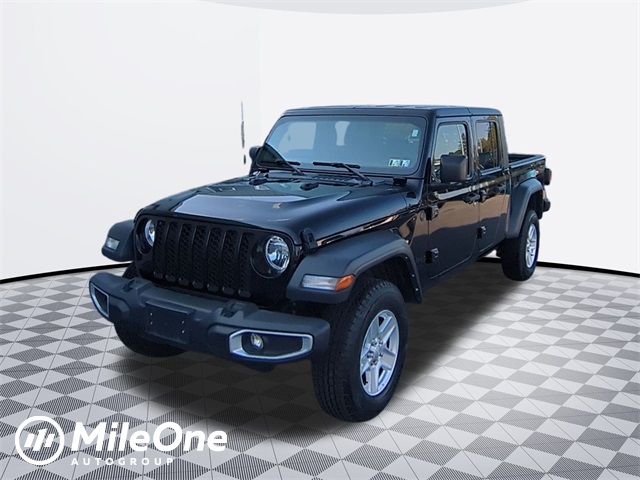 used 2023 Jeep Gladiator car, priced at $28,811