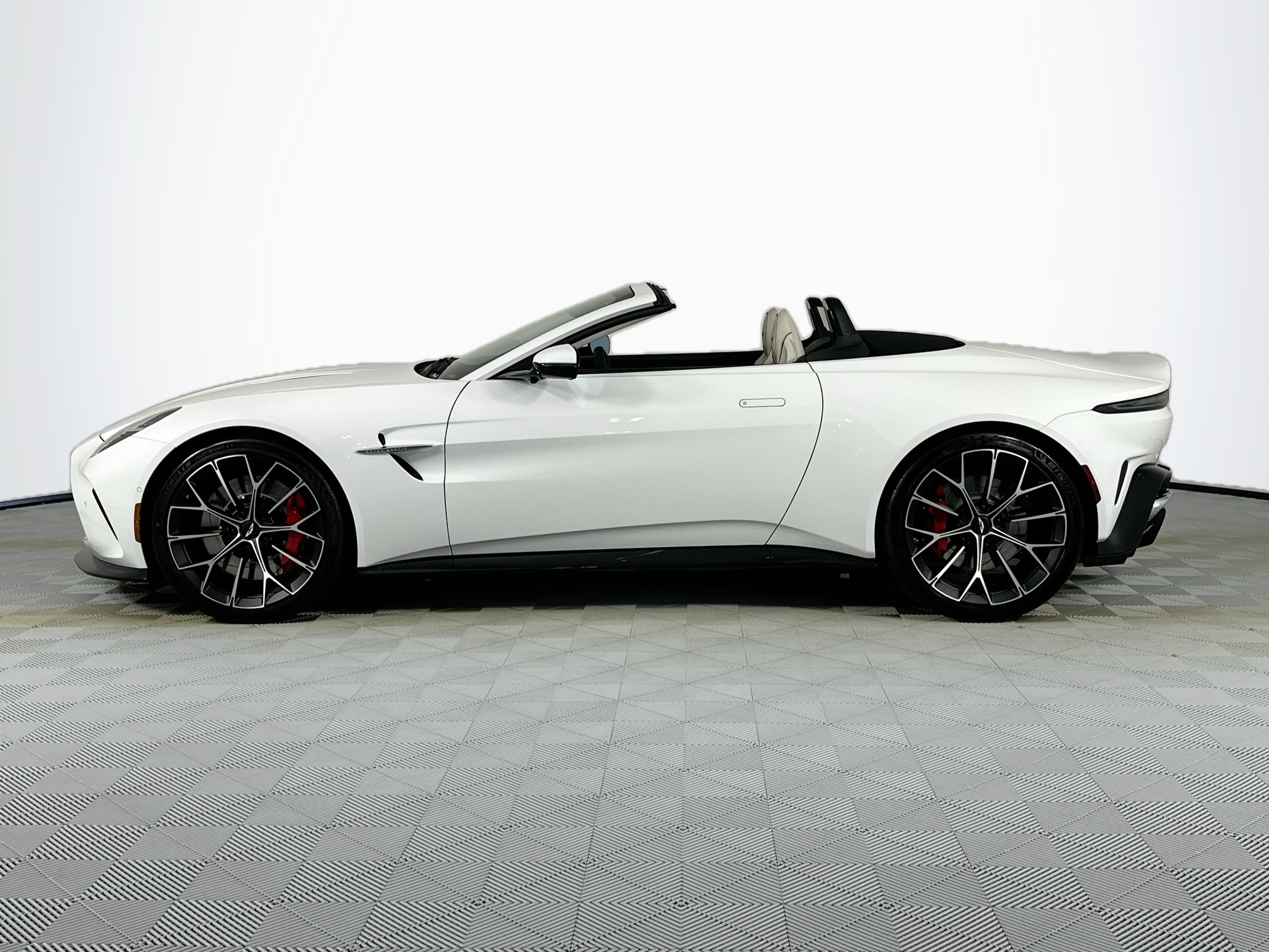 new 2026 Aston Martin Vantage car, priced at $253,400