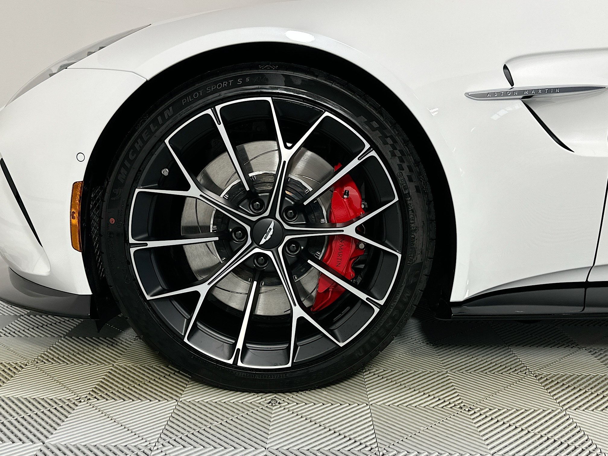 new 2026 Aston Martin Vantage car, priced at $253,400