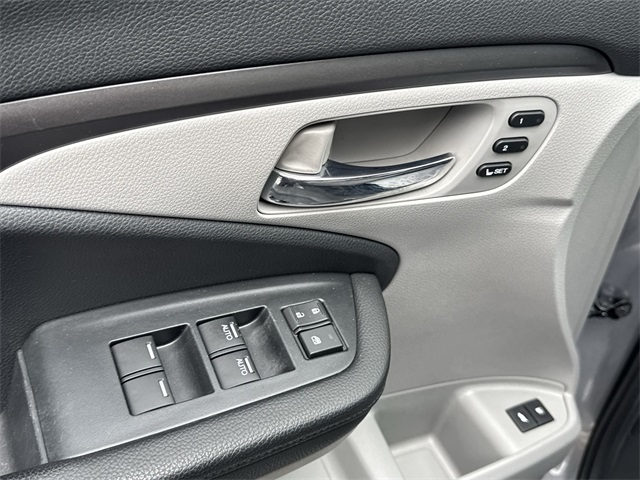 used 2021 Honda Pilot car, priced at $25,299