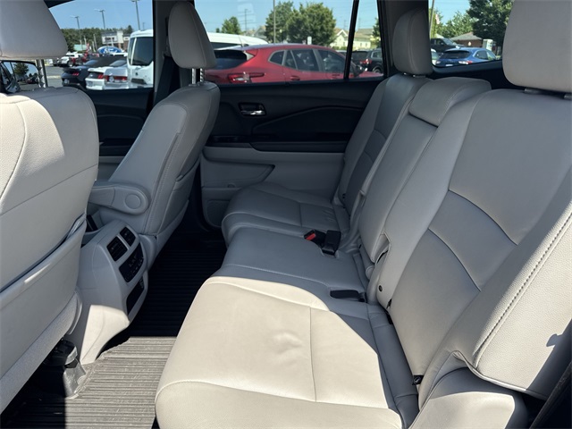 used 2021 Honda Pilot car, priced at $25,299