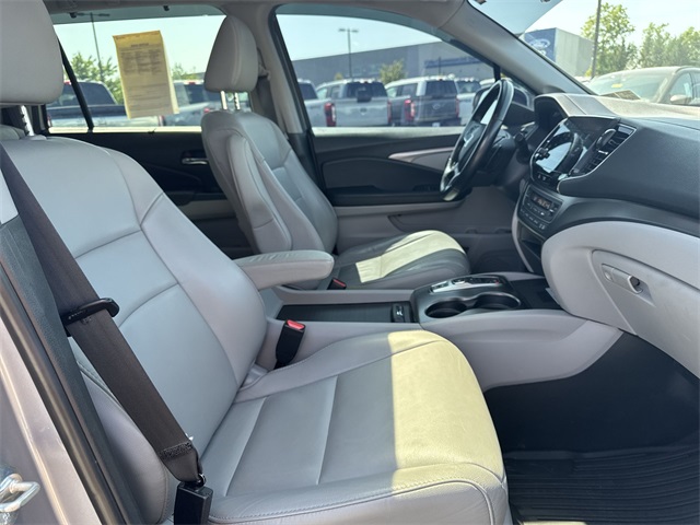 used 2021 Honda Pilot car, priced at $25,299