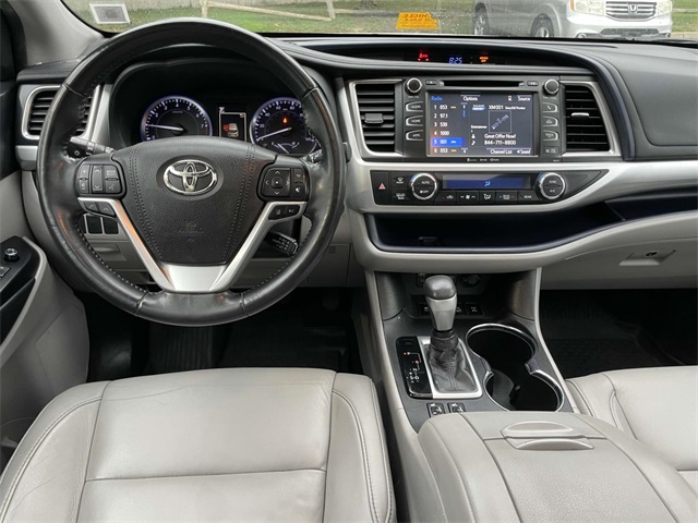 used 2018 Toyota Highlander car, priced at $18,864