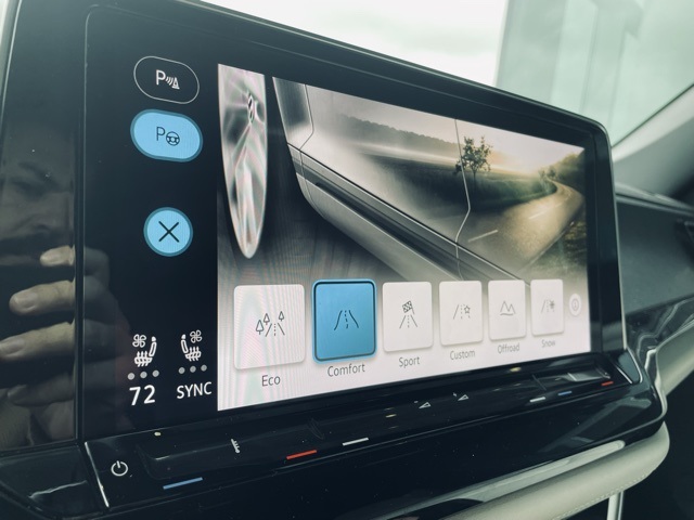 used 2024 Volkswagen Atlas Cross Sport car, priced at $41,500