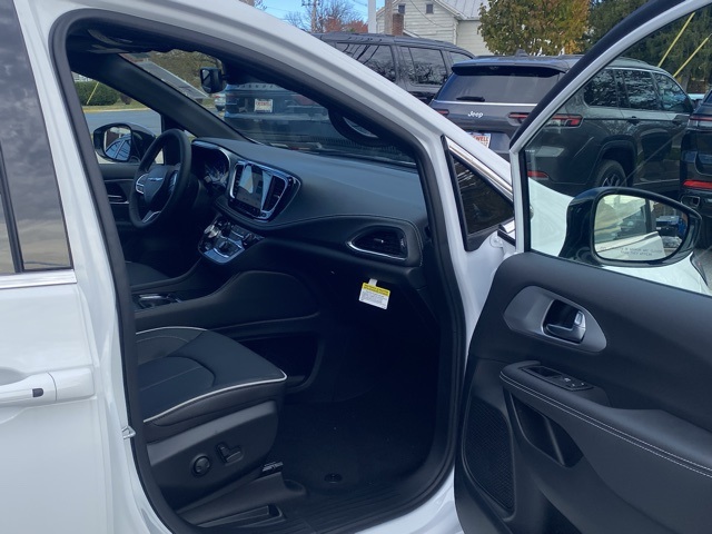 new 2026 Chrysler Pacifica car, priced at $42,200