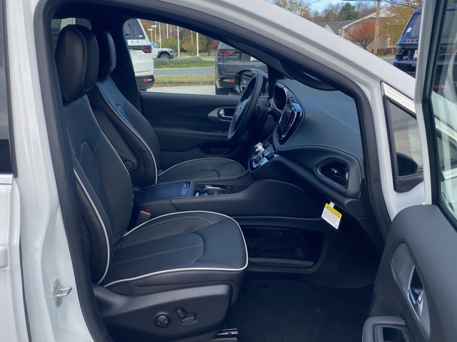 new 2026 Chrysler Pacifica car, priced at $42,200