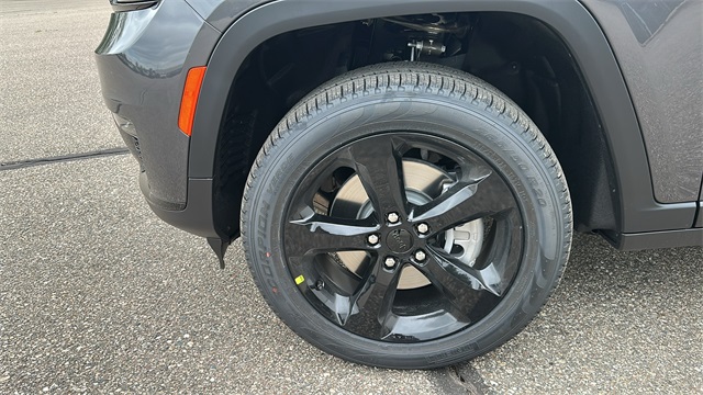 new 2025 Jeep Grand Cherokee L car, priced at $50,643