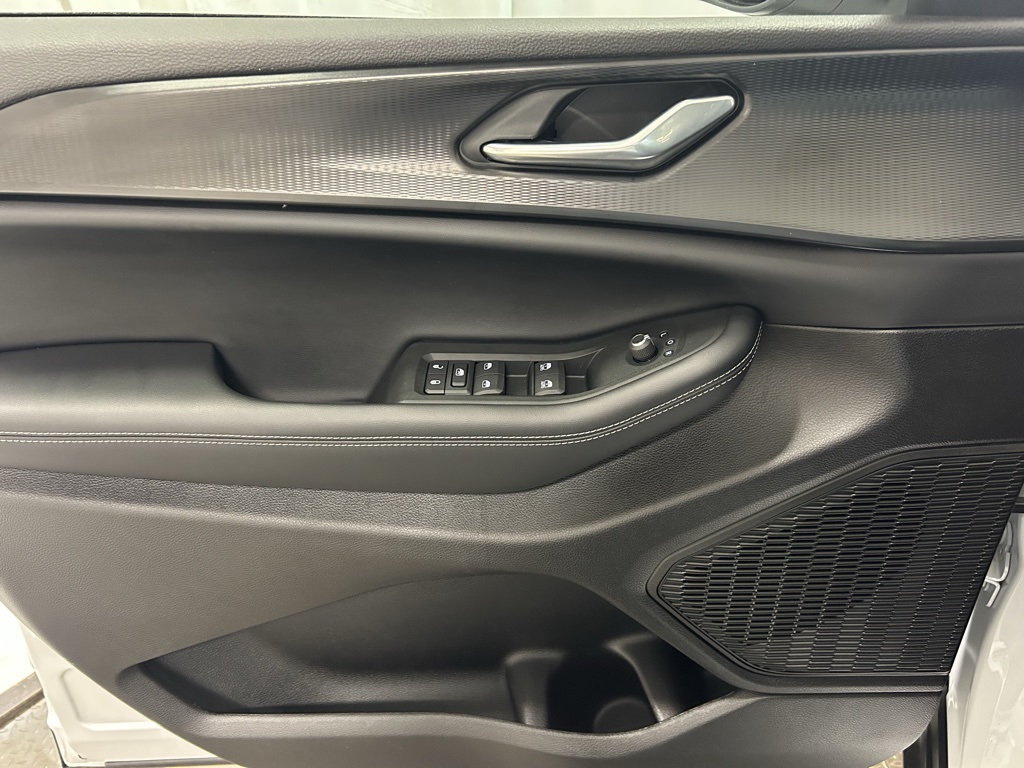 new 2025 Jeep Grand Cherokee L car, priced at $39,499