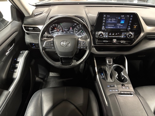 used 2021 Toyota Highlander car, priced at $32,877