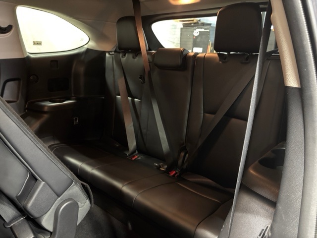used 2021 Toyota Highlander car, priced at $32,877
