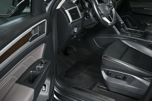used 2021 Volkswagen Atlas car, priced at $21,500