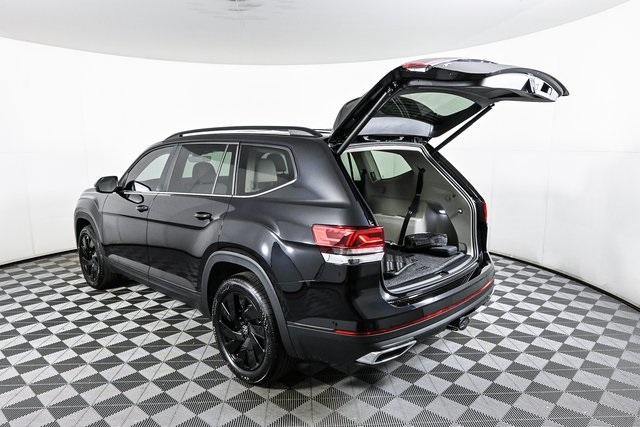 new 2025 Volkswagen Atlas car, priced at $46,627
