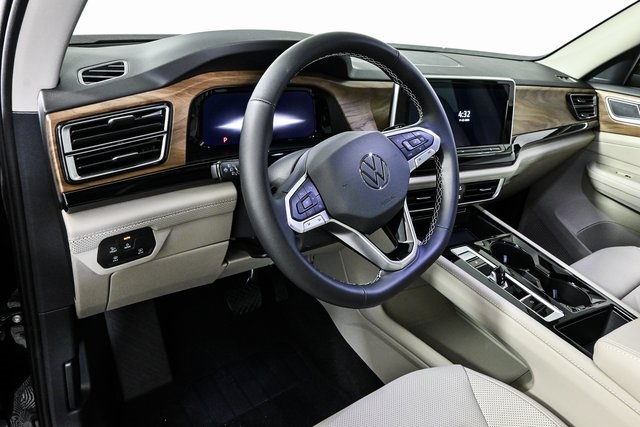 new 2025 Volkswagen Atlas car, priced at $46,627
