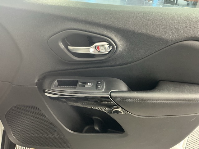 used 2020 Jeep Cherokee car, priced at $18,766