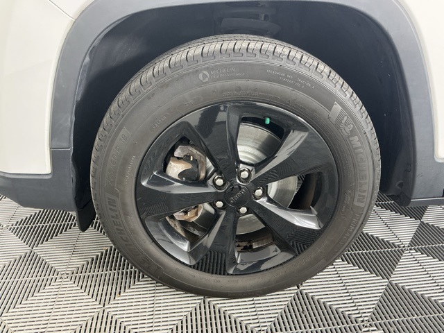 used 2020 Jeep Cherokee car, priced at $18,766