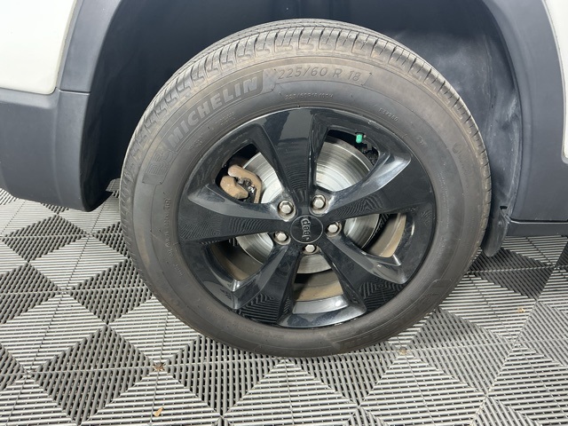 used 2020 Jeep Cherokee car, priced at $18,766