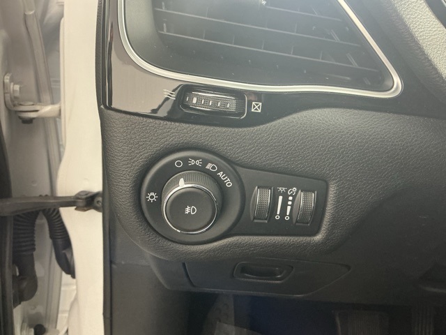 used 2020 Jeep Cherokee car, priced at $18,766