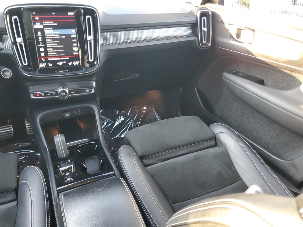 used 2022 Volvo XC40 car, priced at $24,995