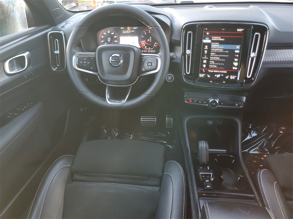 used 2022 Volvo XC40 car, priced at $24,995