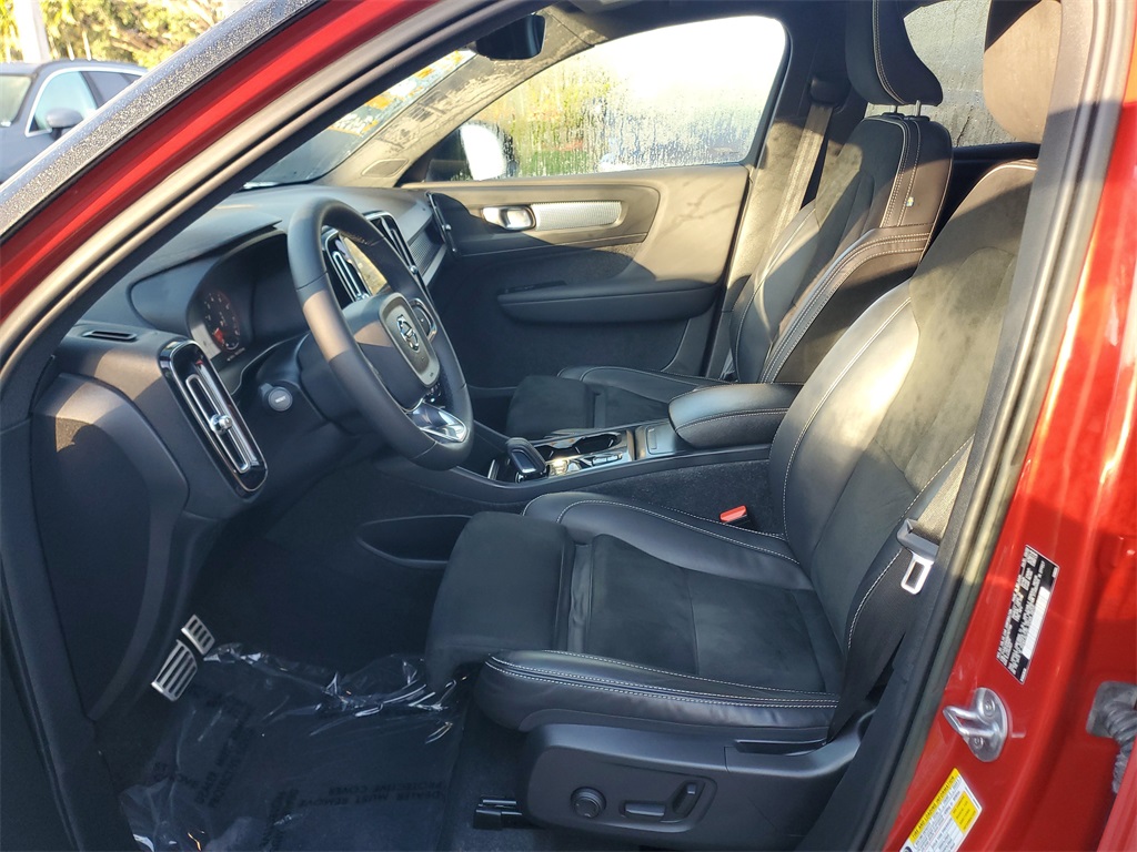 used 2022 Volvo XC40 car, priced at $24,995