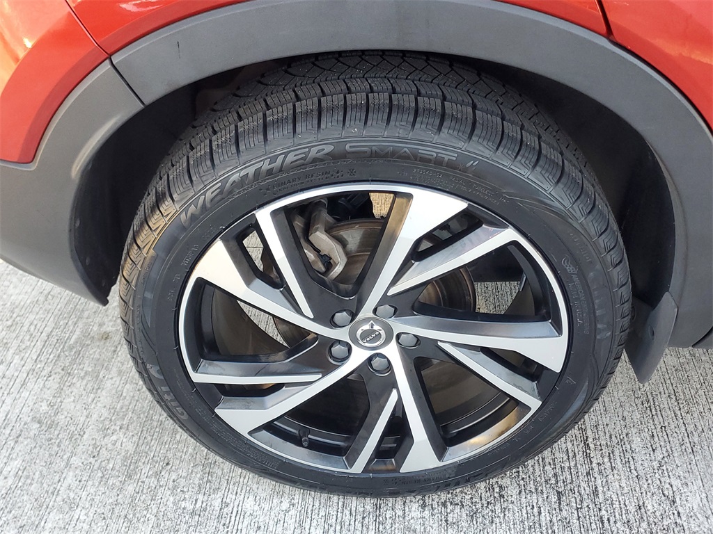 used 2022 Volvo XC40 car, priced at $24,995