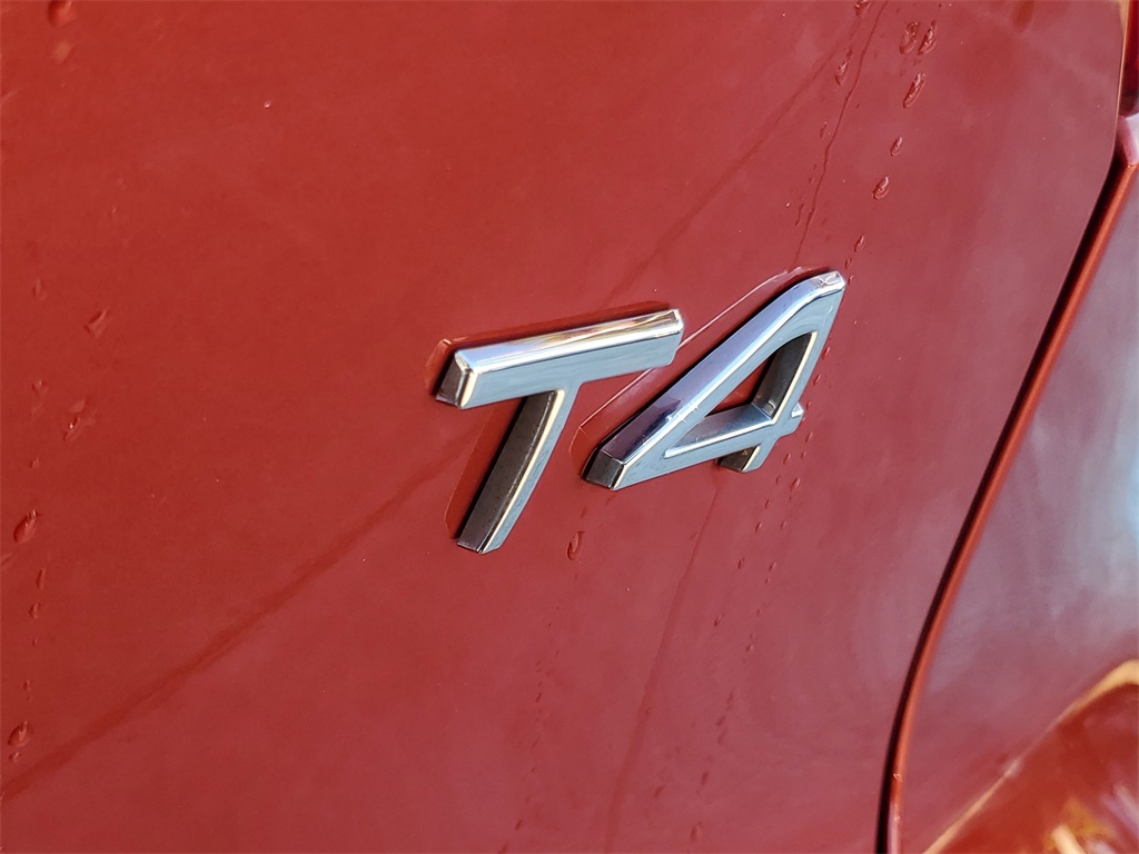 used 2022 Volvo XC40 car, priced at $24,995