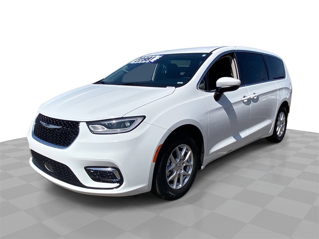 used 2023 Chrysler Pacifica car, priced at $21,991