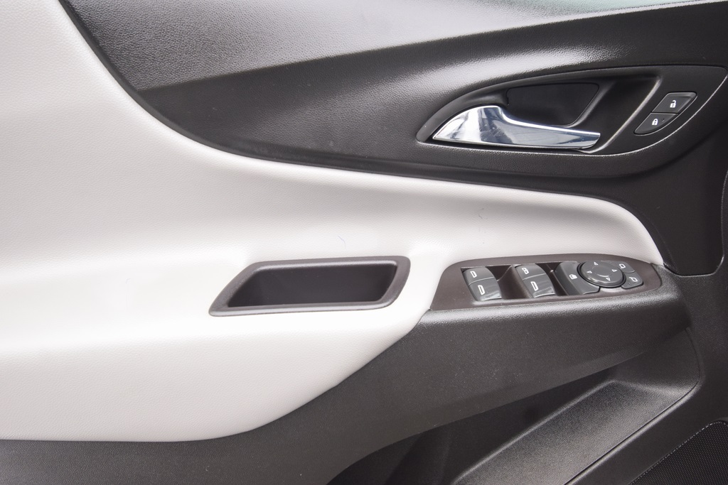 used 2022 Chevrolet Equinox car, priced at $18,000