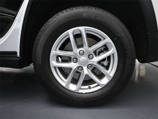 new 2025 Jeep Grand Cherokee L car, priced at $42,525